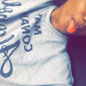 Meet your Posher, Azia